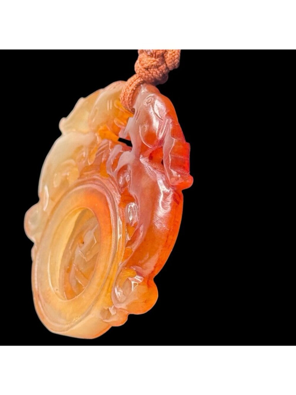 Chinese Pixiu Beast Pendant Carved Agate Spinning "Wan" Symbol Estate 42mm 1970s - Picture 4 of 16